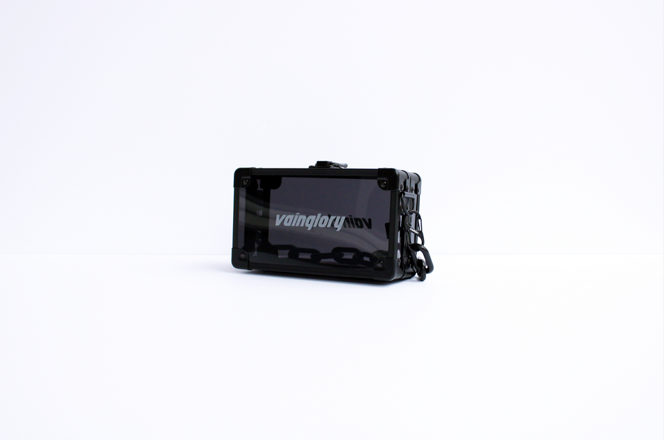 Load image into Gallery viewer, Reflective Cigarette Clutch Pocket Box