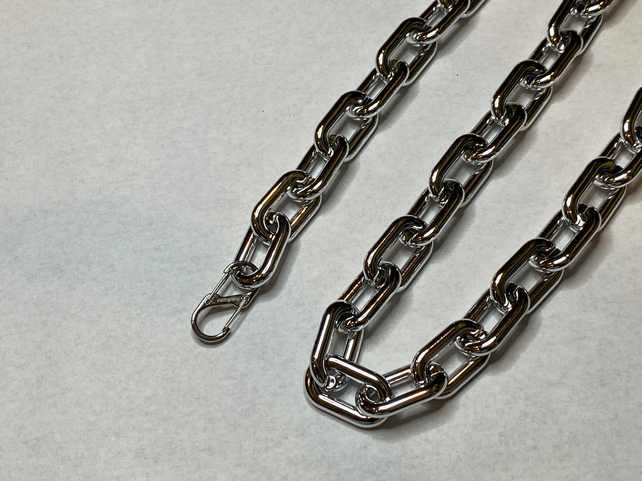 Silver Acrylic Chain